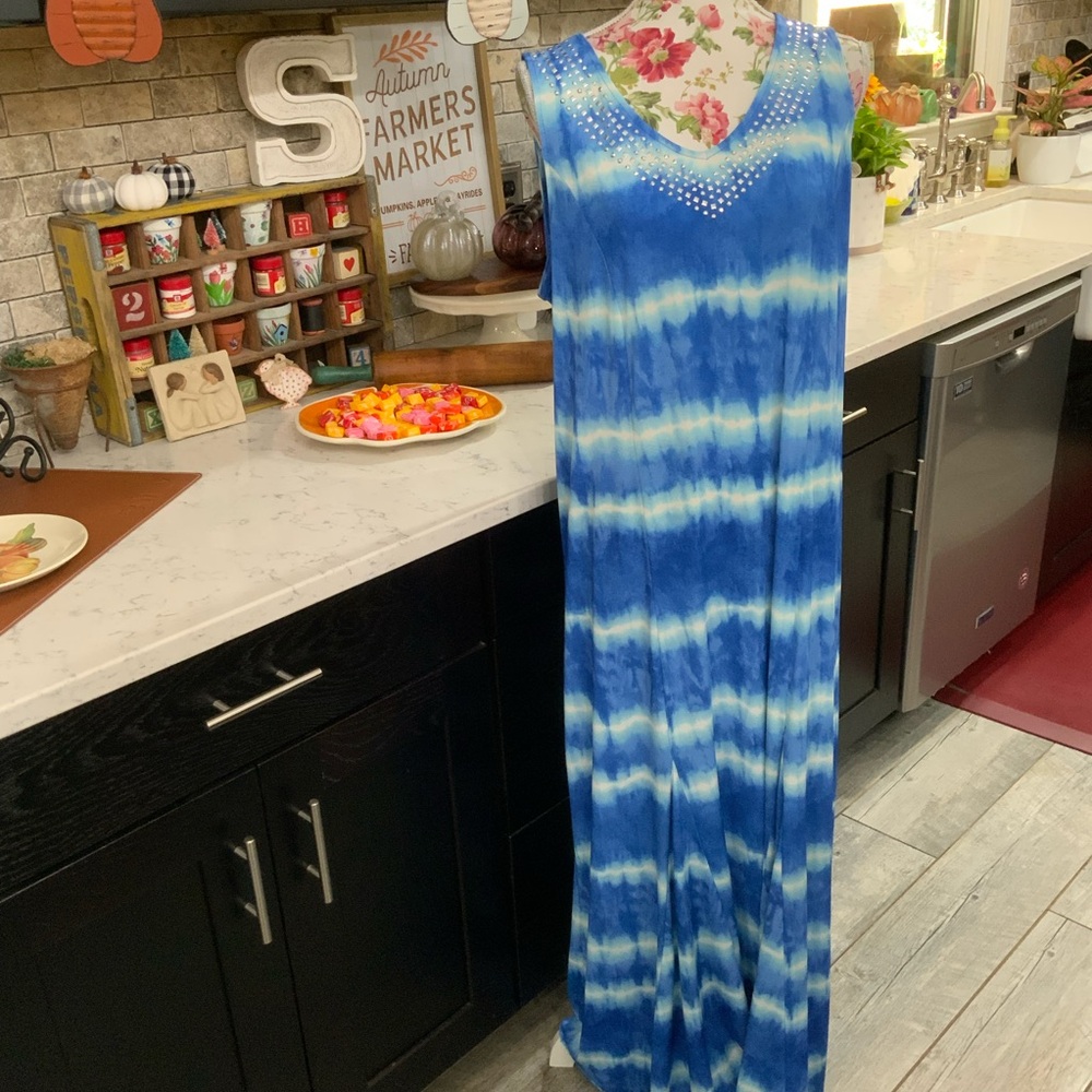 Catherines Women’s Size 0X Maxi Dress Tie Dye Blue Silver Bling Comfy Stretch